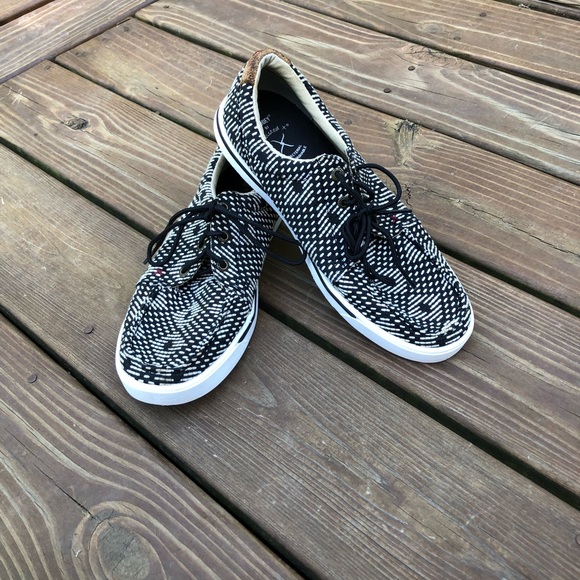 Shoes - Size 8.5 Women’s Shoe